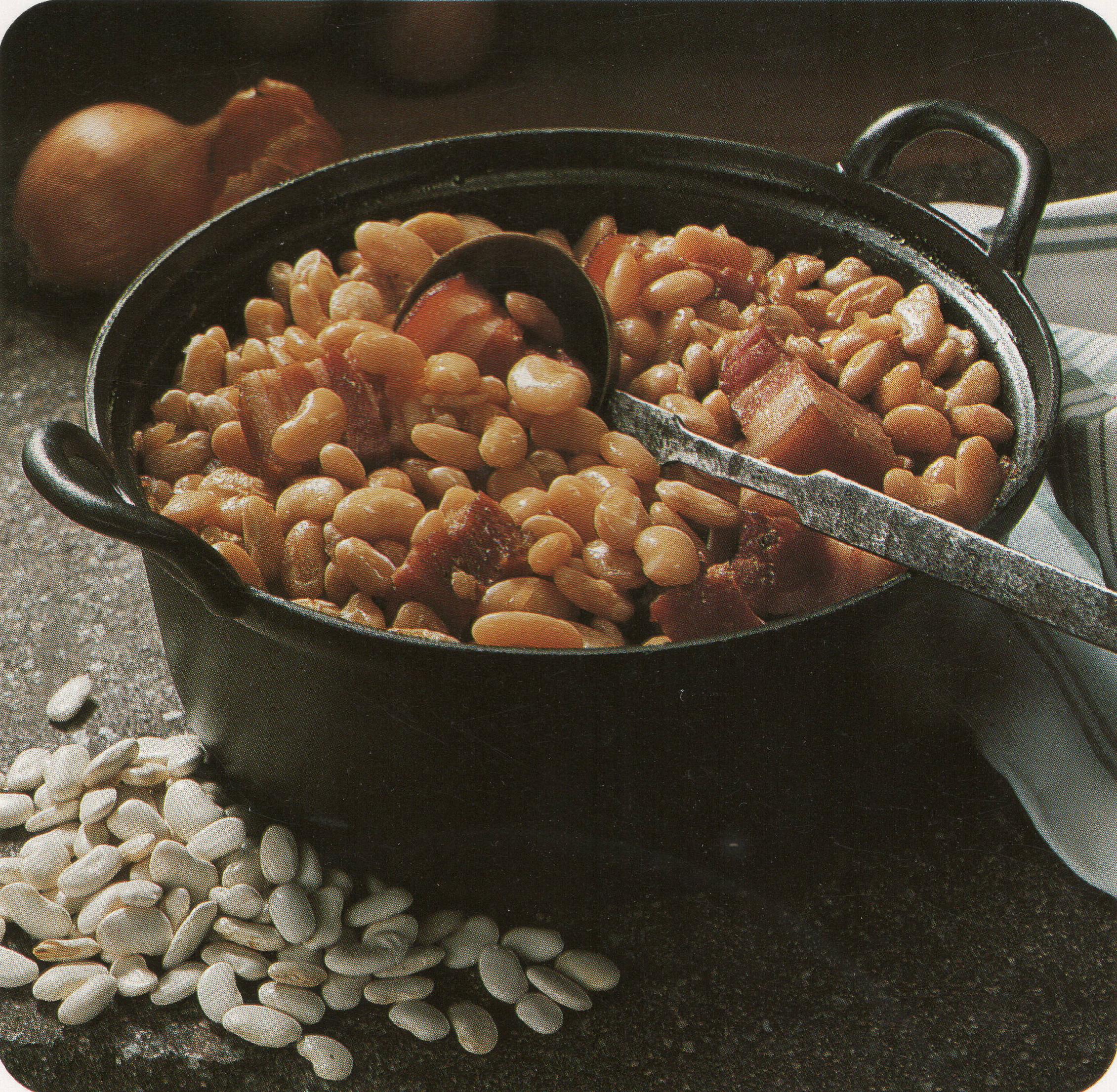 Haricots blancs au lard et aux oignons
