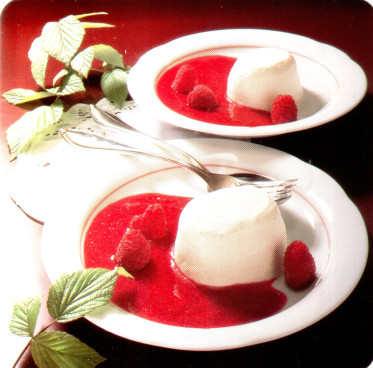 Crémets sauce framboise