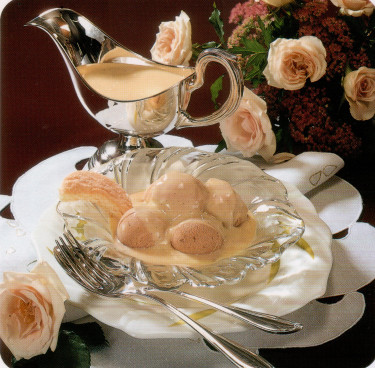 Coupes moka à la crème anglaise