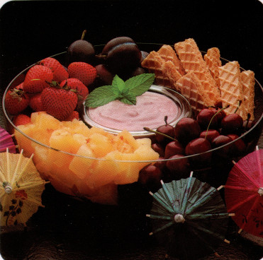 Fruits frais et dip à la framboise