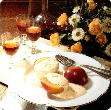 Brugnons à la liqueur