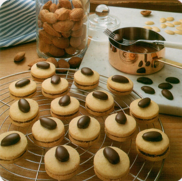 Biscuits aux amandes et chocolat
