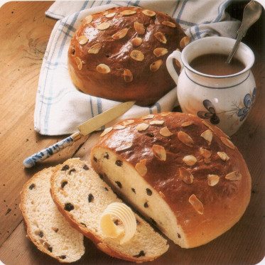 Pain aux amandes et groseilles
