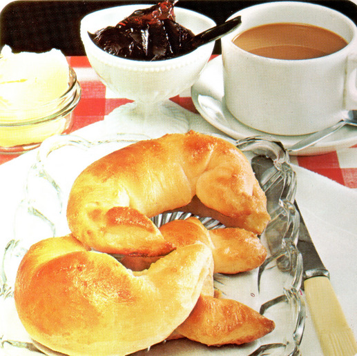 Croissants aux amandes et raisins secs